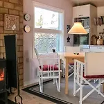 2 Bedroom Gorgeous In Aakirkeby Vester Somarken