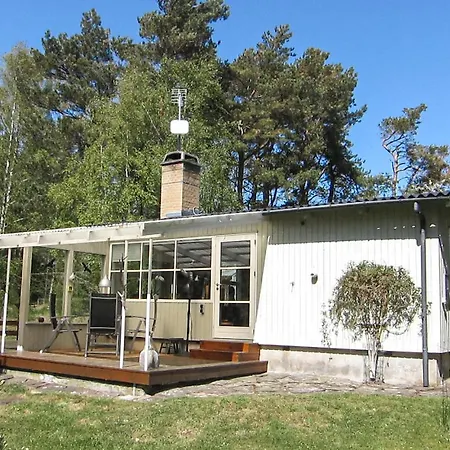 2 Bedroom Gorgeous In Aakirkeby Prázdninový dům