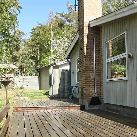 2 Bedroom Gorgeous In Aakirkeby Ferienhaus *