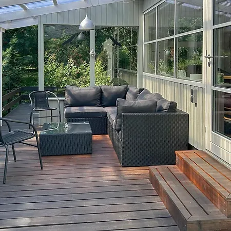 2 Bedroom Gorgeous In Aakirkeby Vester Somarken